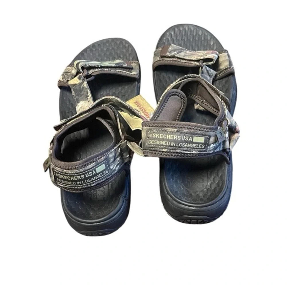 Skechers black lux